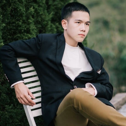 Khay Đức Tân