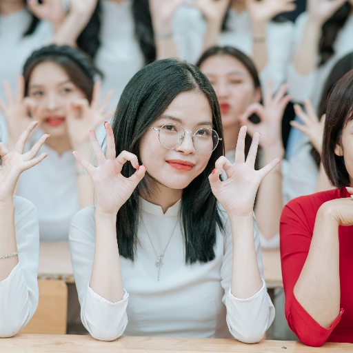 Thùy Linh