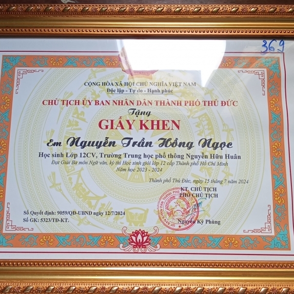 Nguyễn Trần Hồng Ngọc